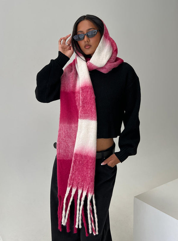 Dikkat Çeken Eşarp Pembe Kareli