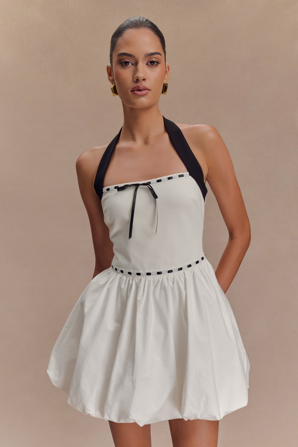 Queenie Halter Balon Mini Elbise - Siyah/Beyaz