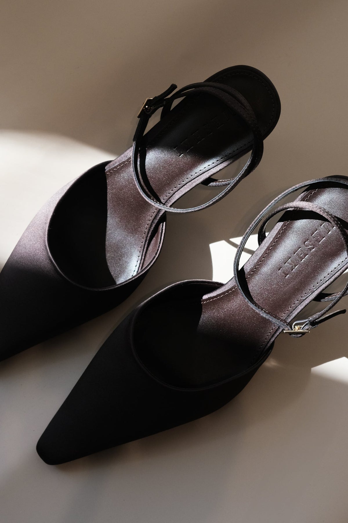 Marley Saten Sivri Topuklu Ayakkabı - Çikolata